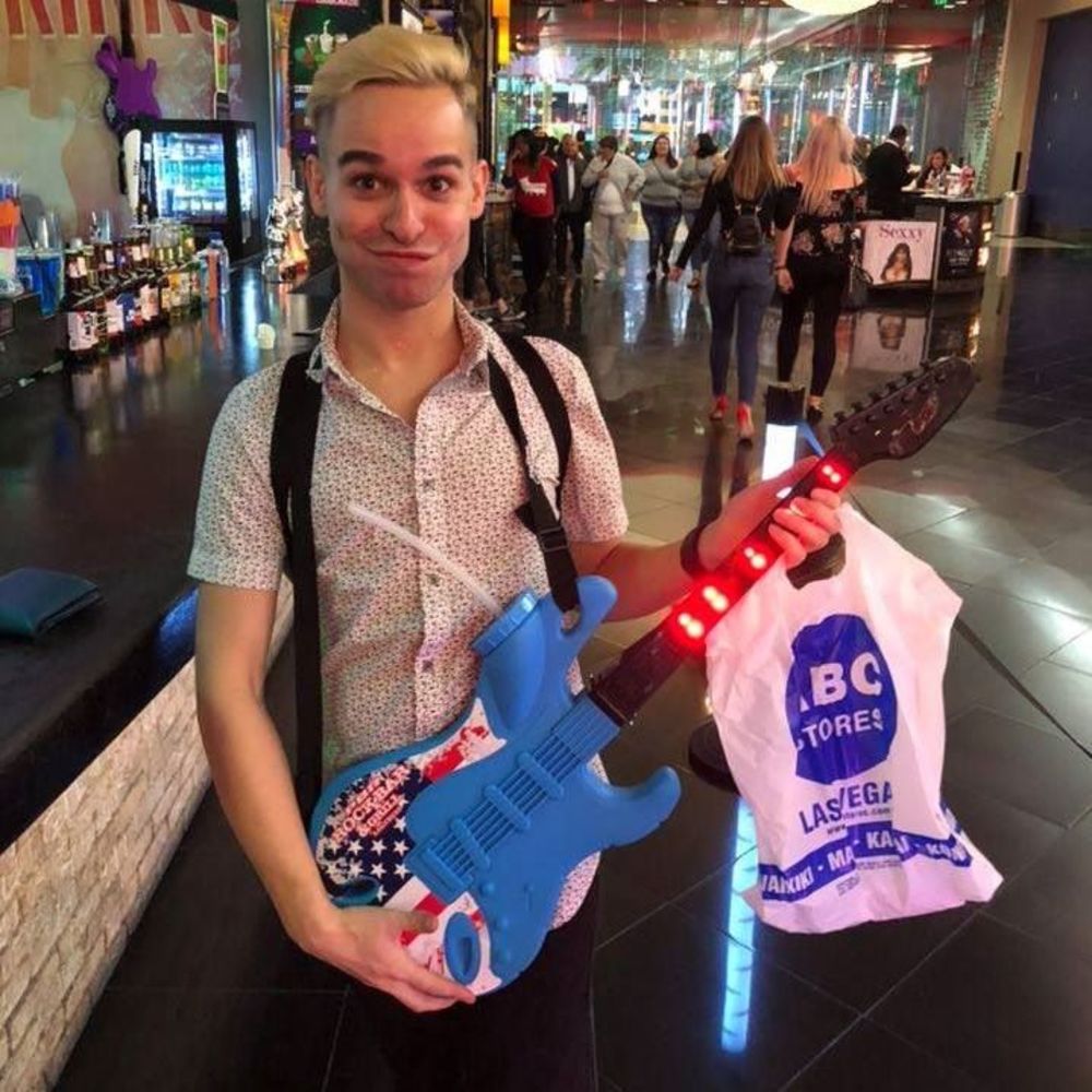 Meet your Posher, Travis